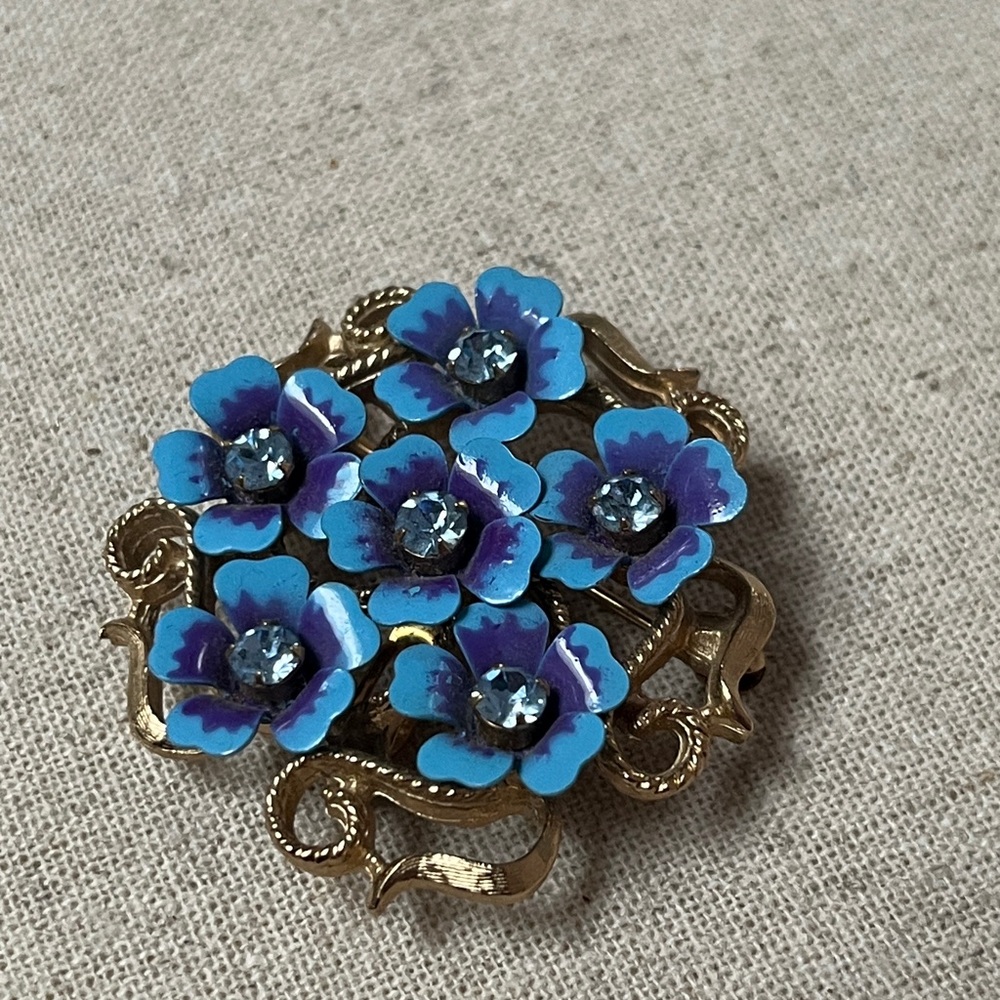 Vintage Avon Floral Brooch
